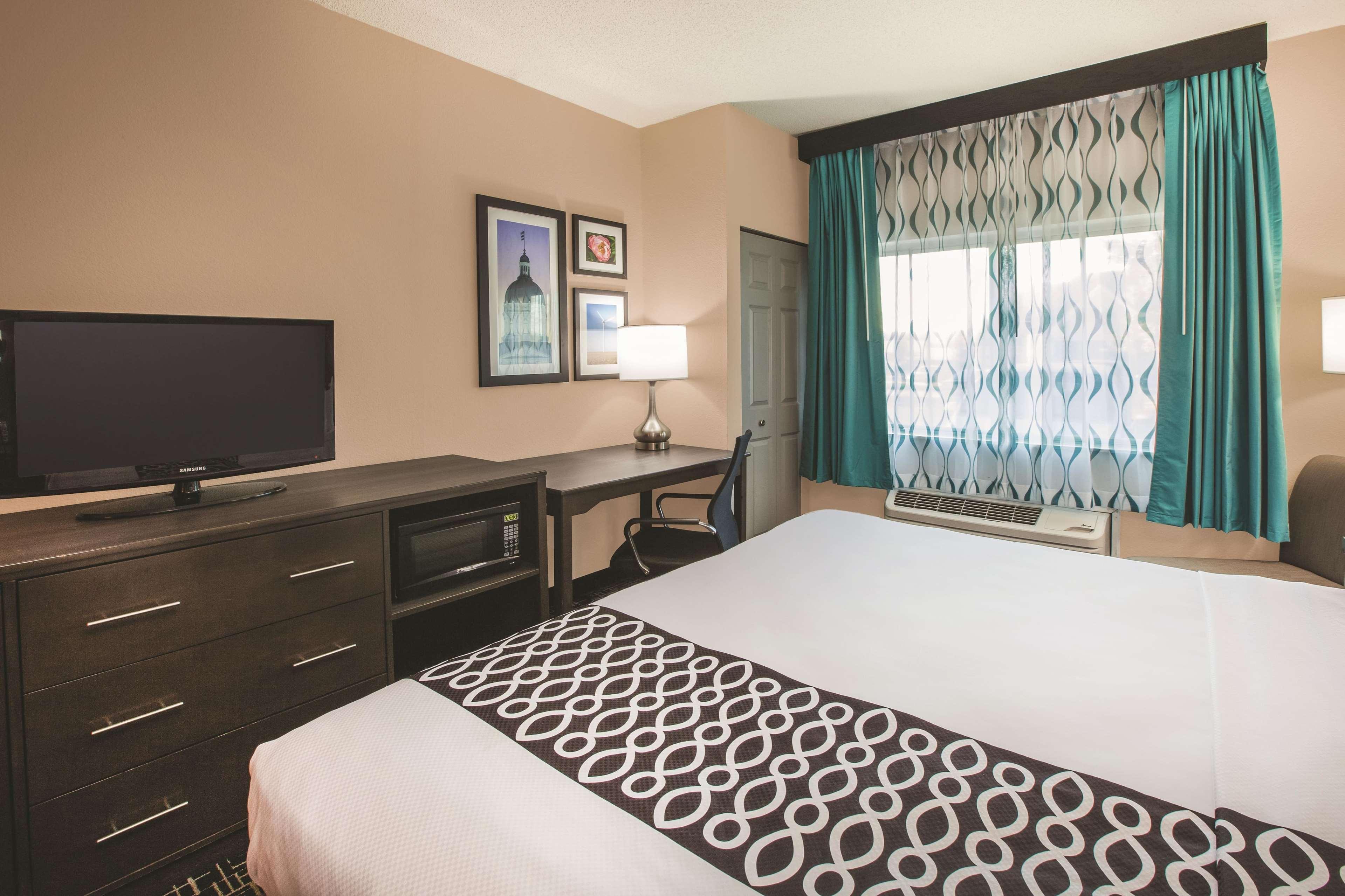 La Quinta Inn By Wyndham Indianapolis North Exterior photo